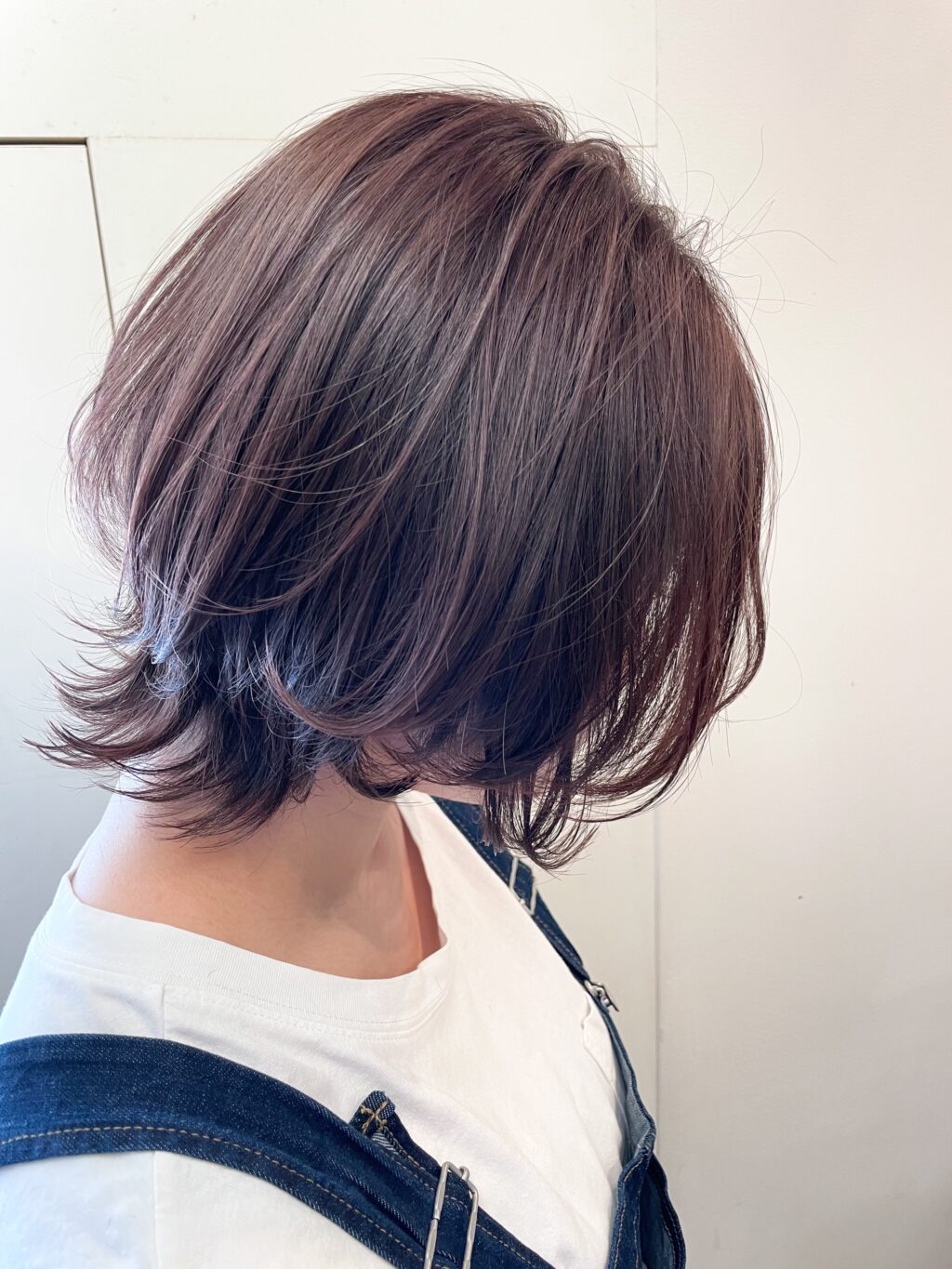 伸ばしかけヘア 夏に向けて結びたい時にオススメ ピンクアッシュをあわせたミディアムショート